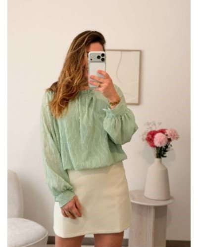 Blouse fluide vert d’eau eucalyptus – élégance et légèreté
