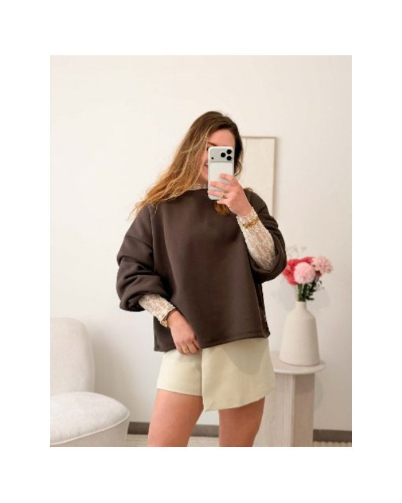 Jupe-short écrue asymétrique – Style chic et moderne