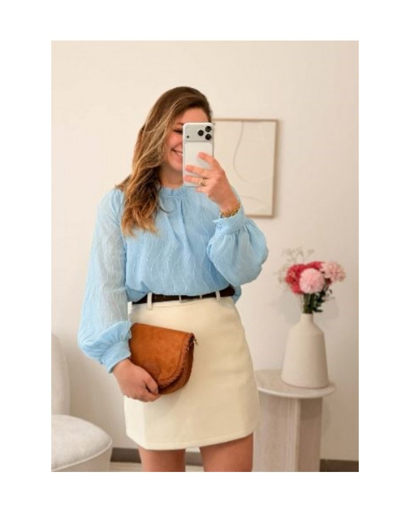 Blouse fluide bleu ciel – Légère, élégante et facile à porter