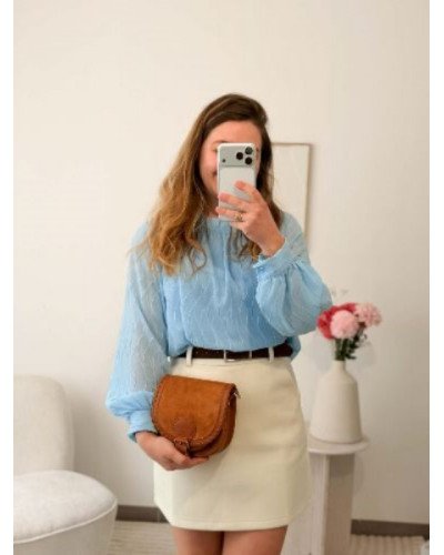 Blouse fluide bleu ciel – Légère, élégante et facile à porter