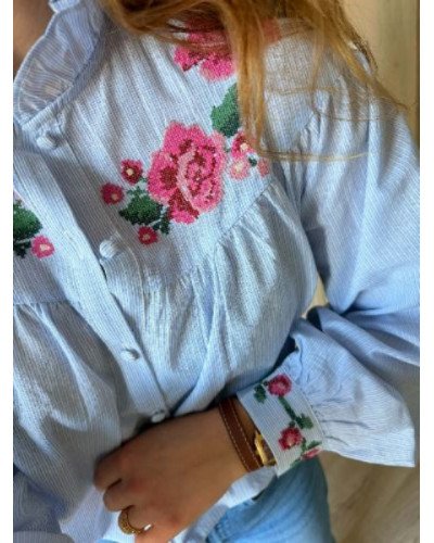 Blouse brodée fleurie