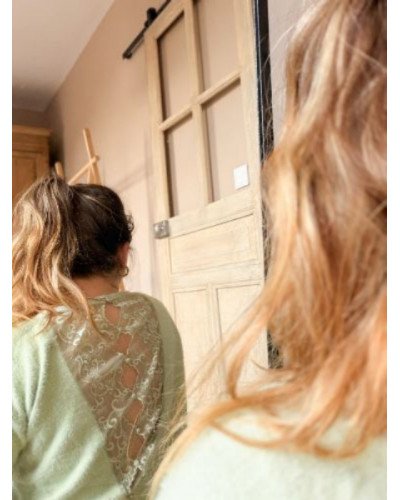 Pull maille vert avec dos dentelle
