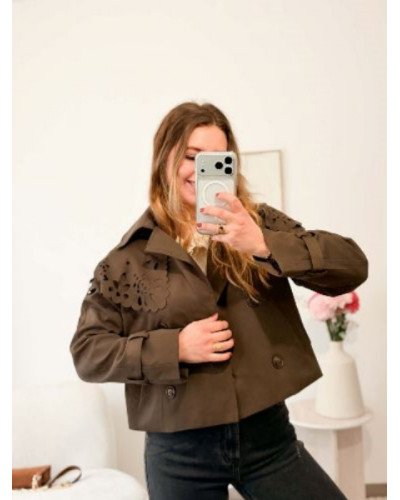 Trench court marron col claudine ajouré