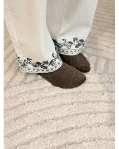 Pantalon écru bords brodés 