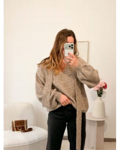 Pull à empiècement écharpe