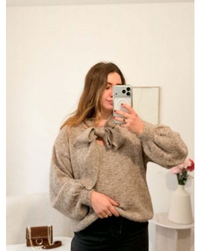 Pull à empiècement écharpe