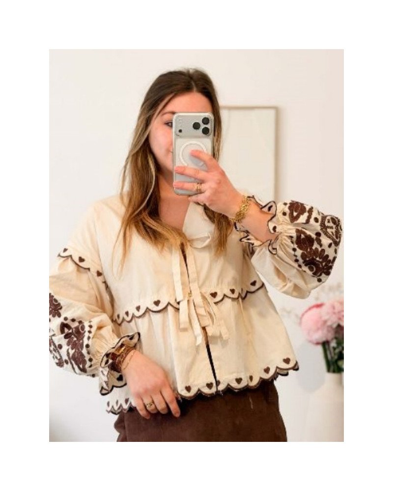 Blouse bohème à nouer