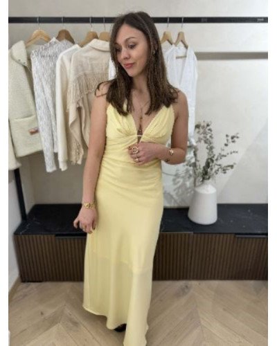 Robe longue soyeuse jaune pastel