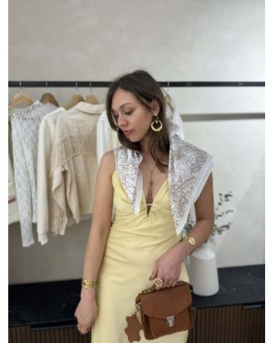 Robe longue soyeuse jaune pastel