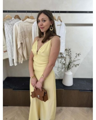 Robe longue soyeuse jaune pastel