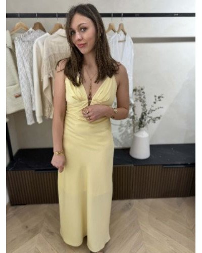 Robe longue soyeuse jaune pastel