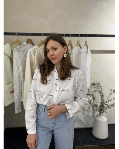 Blouse brodée