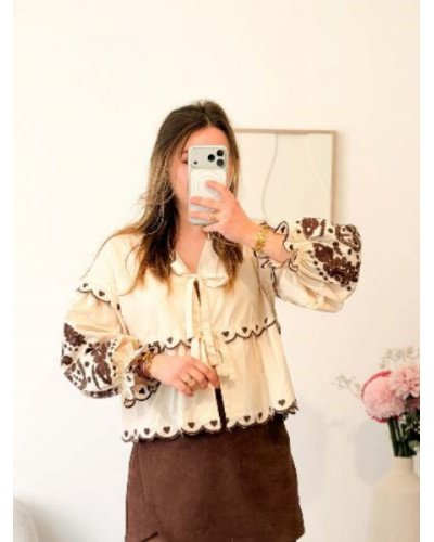 Blouse bohème à nouer