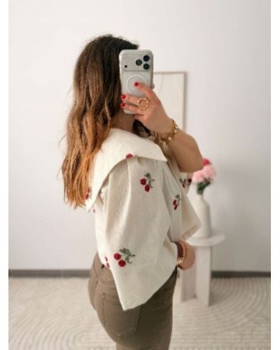 Top en lin brodé cerise