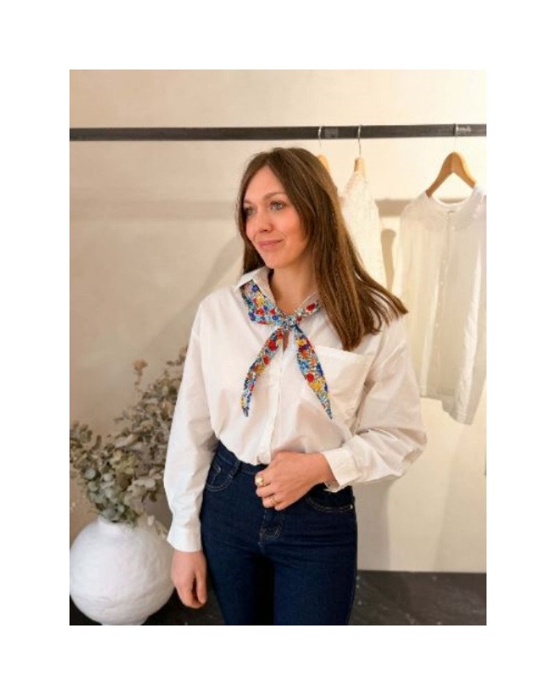 Chemisier blanc foulard liberty