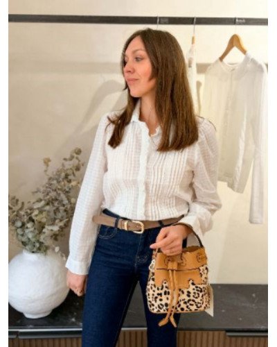 Chemise blanche à broderie