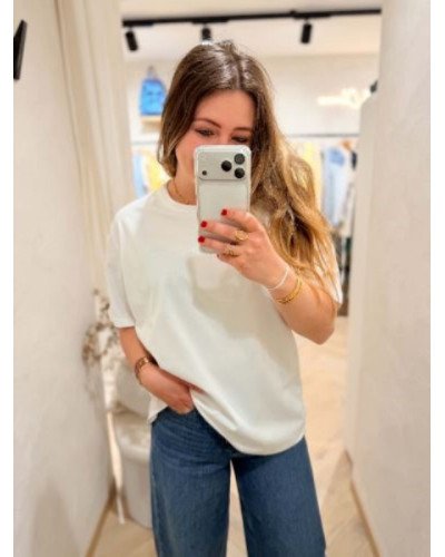 T-shirt blanc avec coeur dos nu
