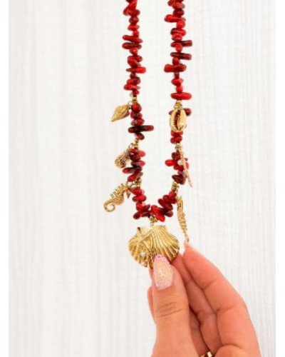 Collier perles rouges et breloques