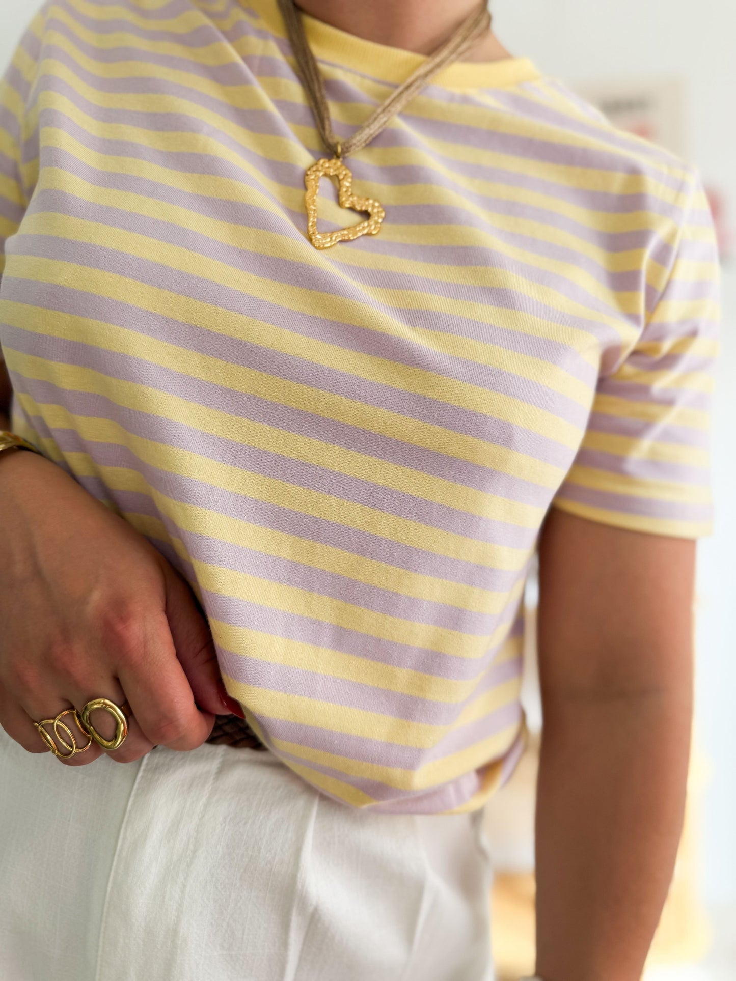T-shirt lilas jaune