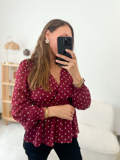 Blouse rouge à pois