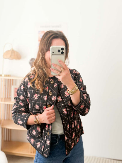 Veste noir fleurie