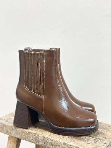 Bottines vernies - Cognac