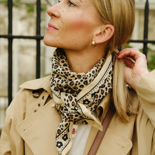 Foulard léopard beige