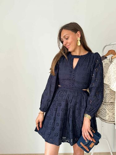 robe bleu marine broderie anglaise