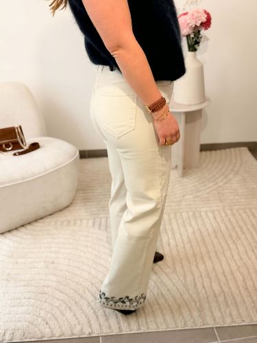 Pantalon écru bords brodés