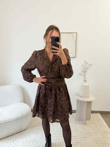 Robe marron à sequins