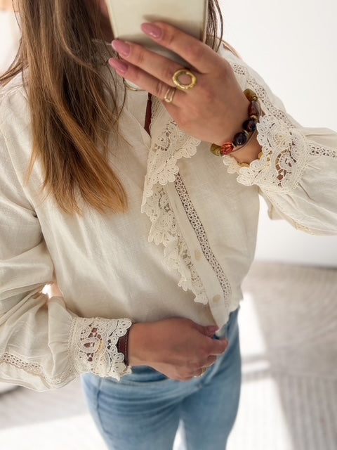 Chemisier beige détail crochet