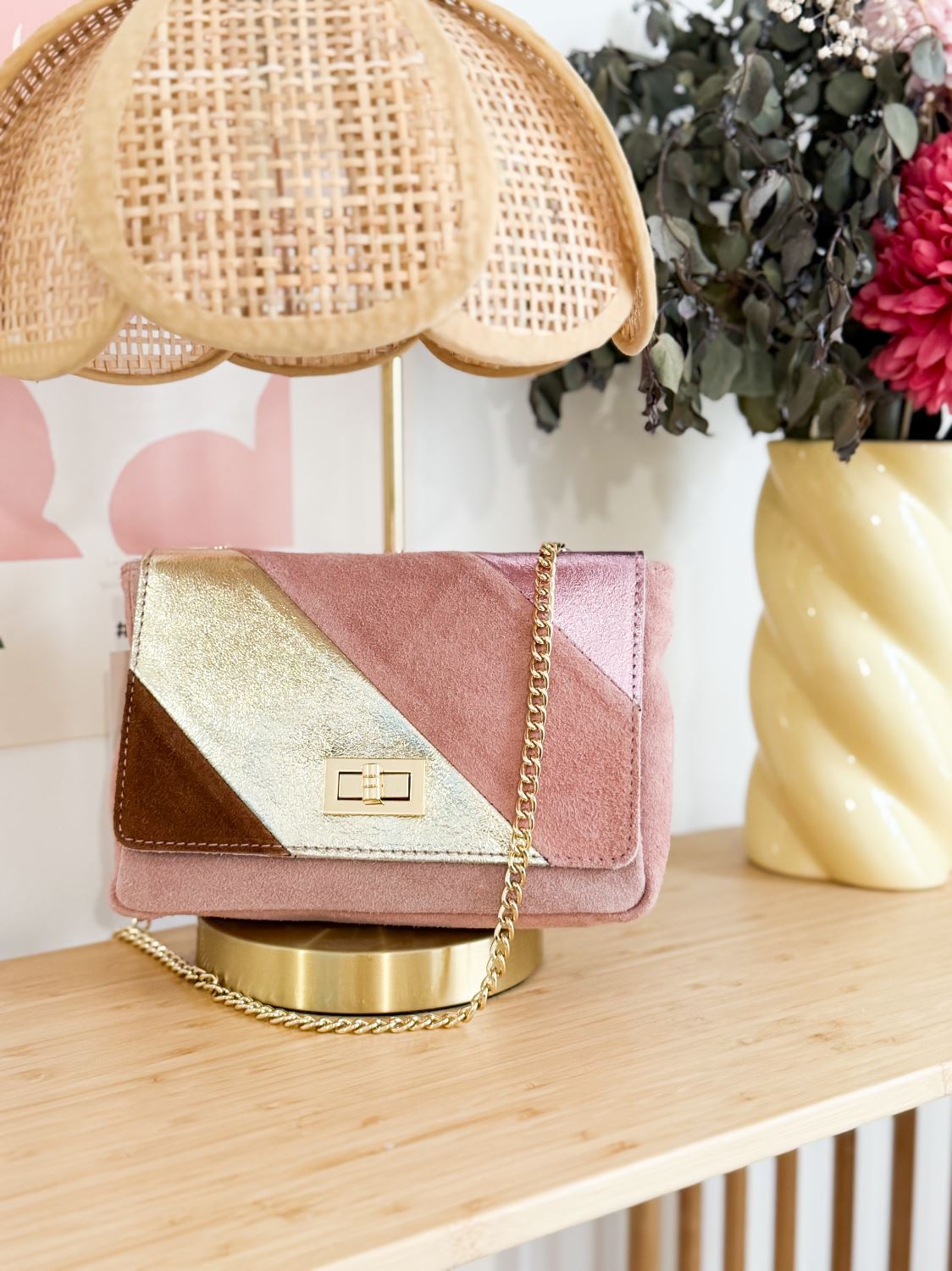 Sac bandouliére daim vieux rose