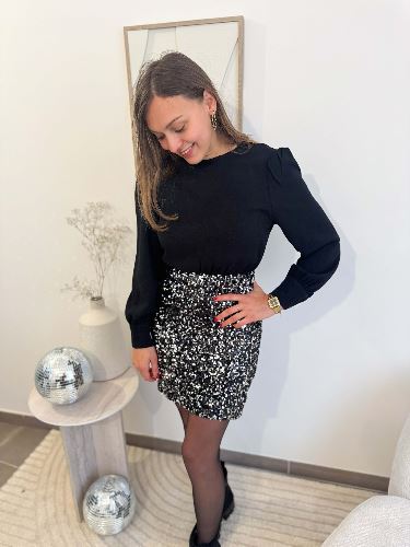 Robe noir et sequins