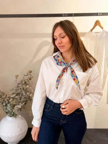Chemisier blanc foulard liberty