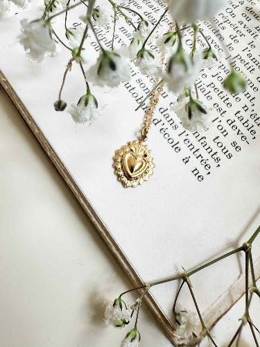 Collier coeur ornement