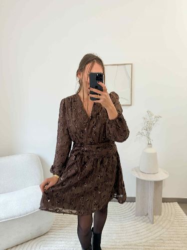 Robe marron à sequins