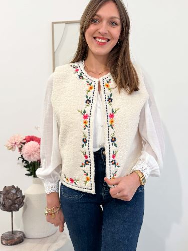 Veste bouclette broderie