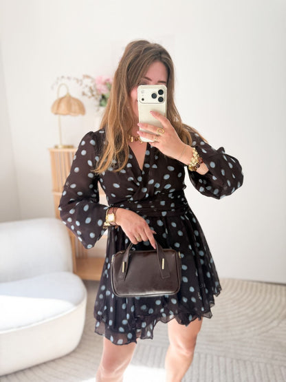 Robe marron à pois bleu