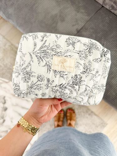 Trousse coton matelasse fleurs noir