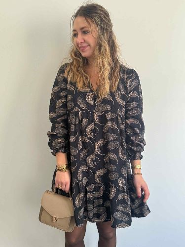 Robe noire feuillage fluide