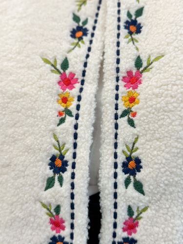 Veste bouclette broderie