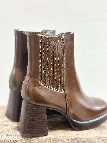 Bottines vernies - Cognac