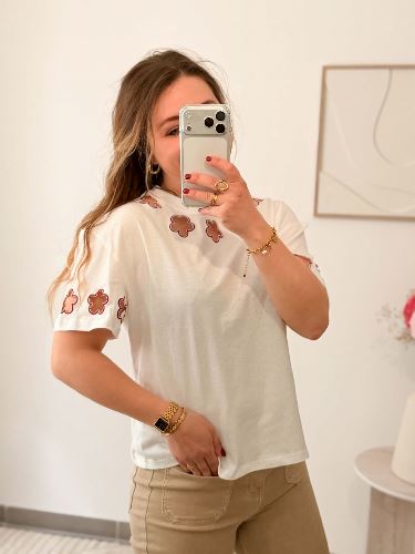 T-shirt blanc fleurs ajourées