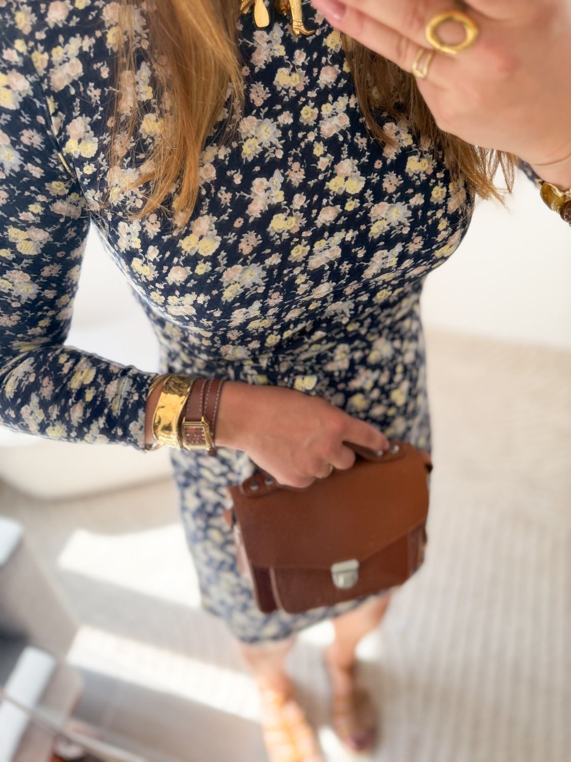 Robe bleue marine à fleurs