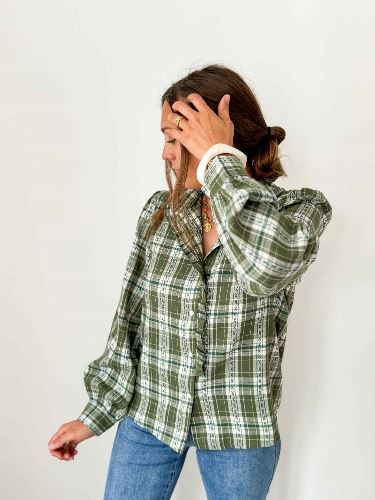 Blouse kaki à carreaux