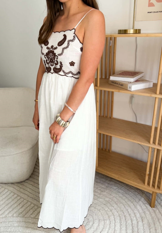 Robe longue écru broderie
