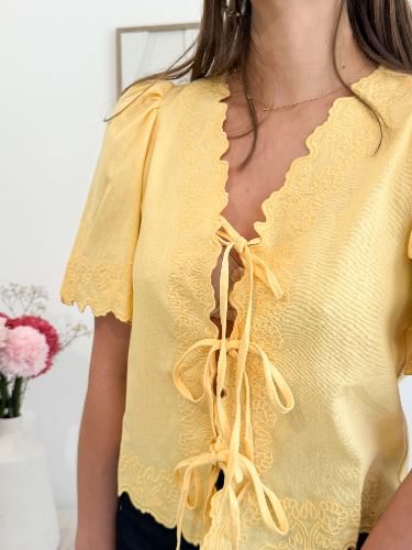 Blouse en lin broderie à nouer - Jaune