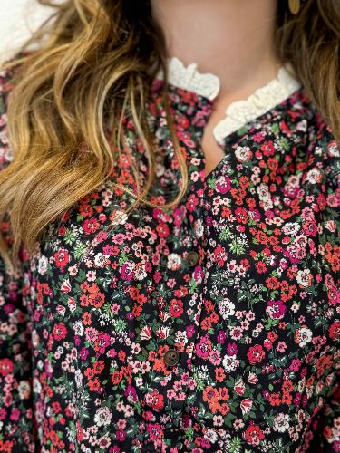 Blouse fleurs col montant