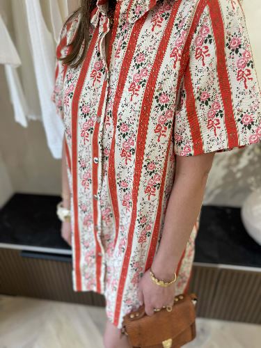 Robe droite fleurie à rayures