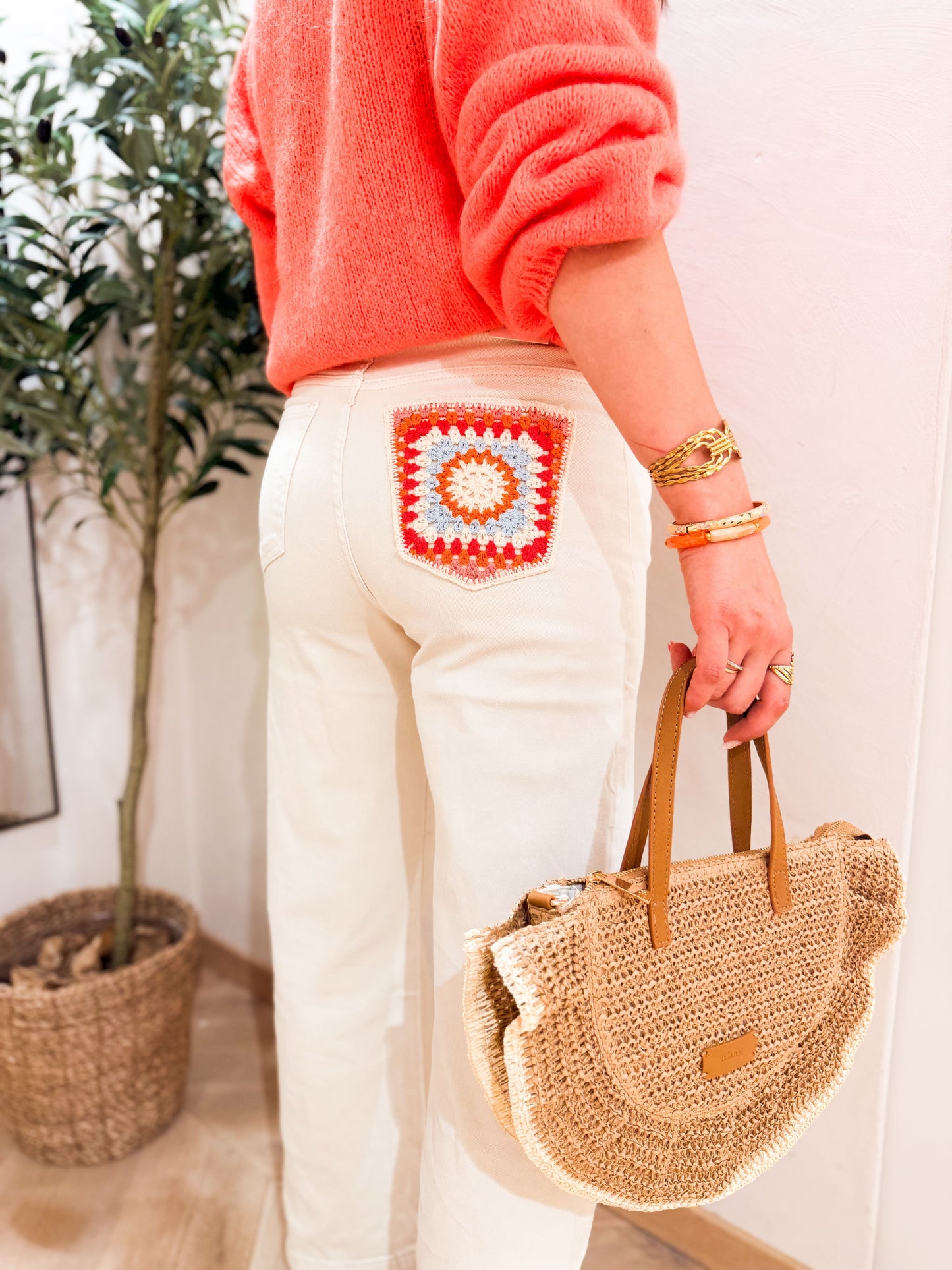 Jean ecru broderie orange et rose